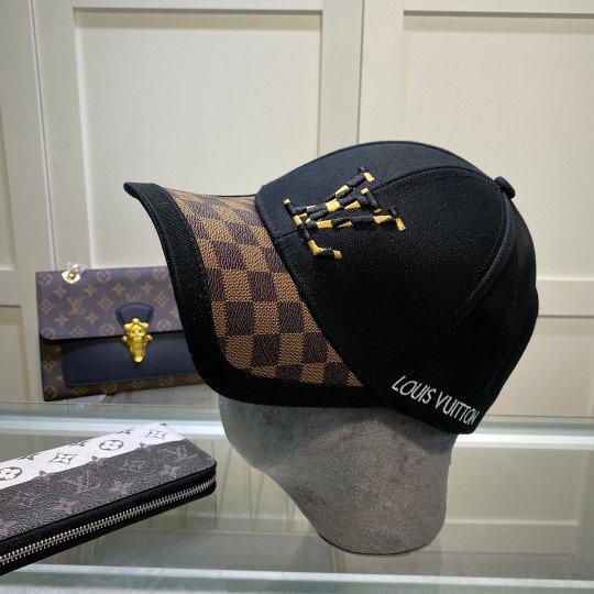 LOUIS VUITTON - CASQUETTE DE BASEBALL