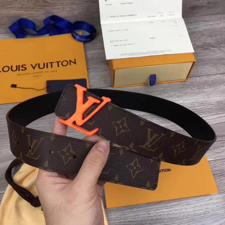 LOUIS VUITTON - CINTURÓN DE CUERO 