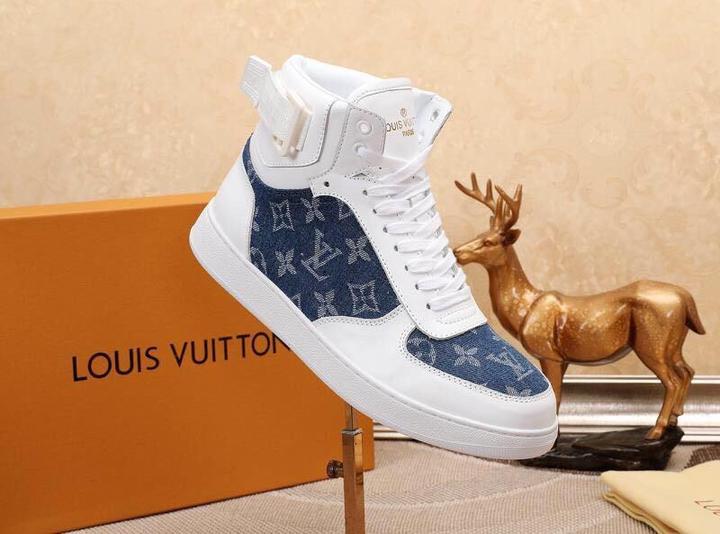 LOUIS VUITTON - BASKETS