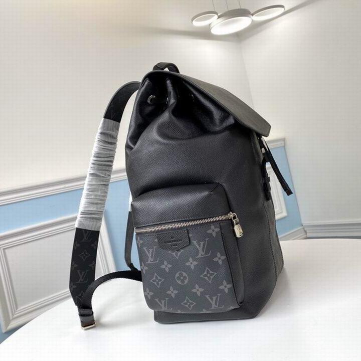 LOUIS VUITTON - SAC À DOS 