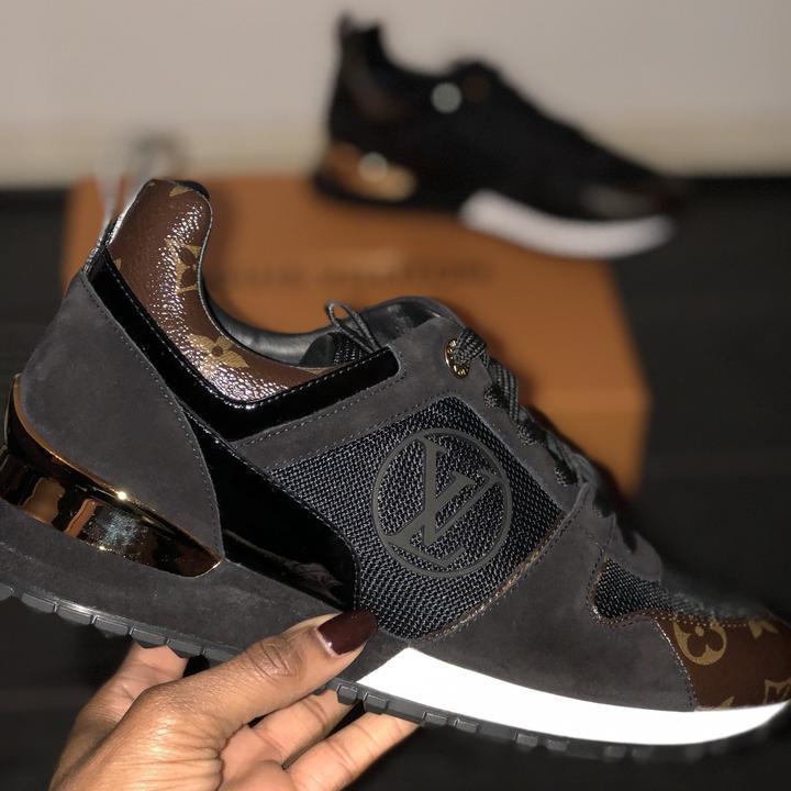 LOUIS VUITTON - ZAPATILLA