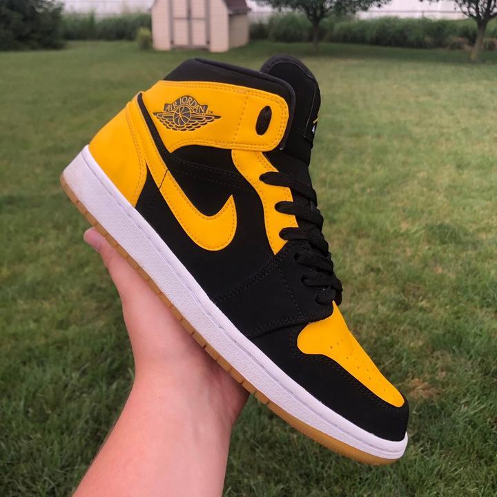 NIKE - AIR JORDAN 1 