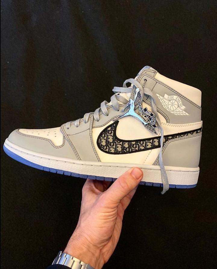 DIOR X NIKE - AIR JORDAN 1 