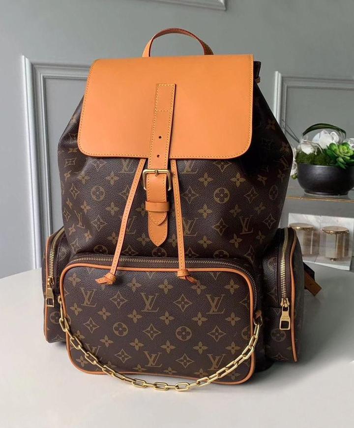 LOUIS VUITTON - SAC À DOS 