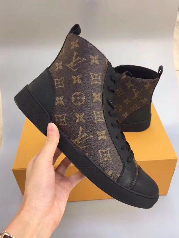 LOUIS VUITTON - BASKETS